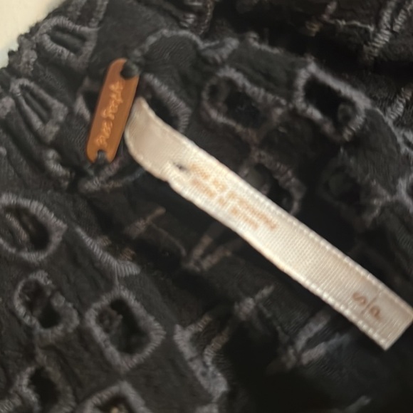 Free PEOPLE Off The Shoulder Croo Eyelet Top Double layer at neckline size small - Picture 7 of 8